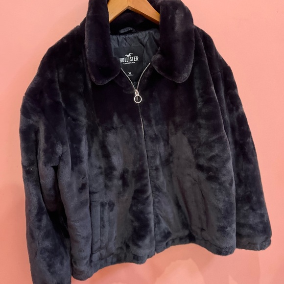 Hollister Black Plush Jacket - Picture 2 of 6